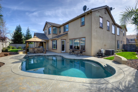 Roseville CA home for sale 4656 Cattalo Way Pool